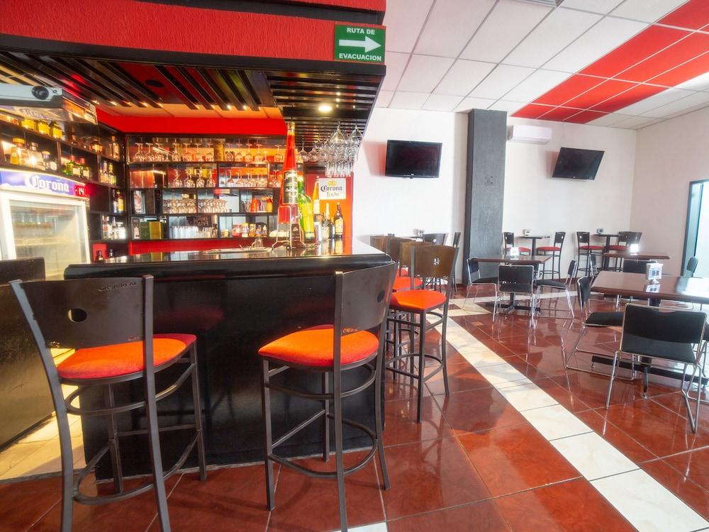 Capital O Hotel Casa Real Celaya Celaya  Bagian luar foto