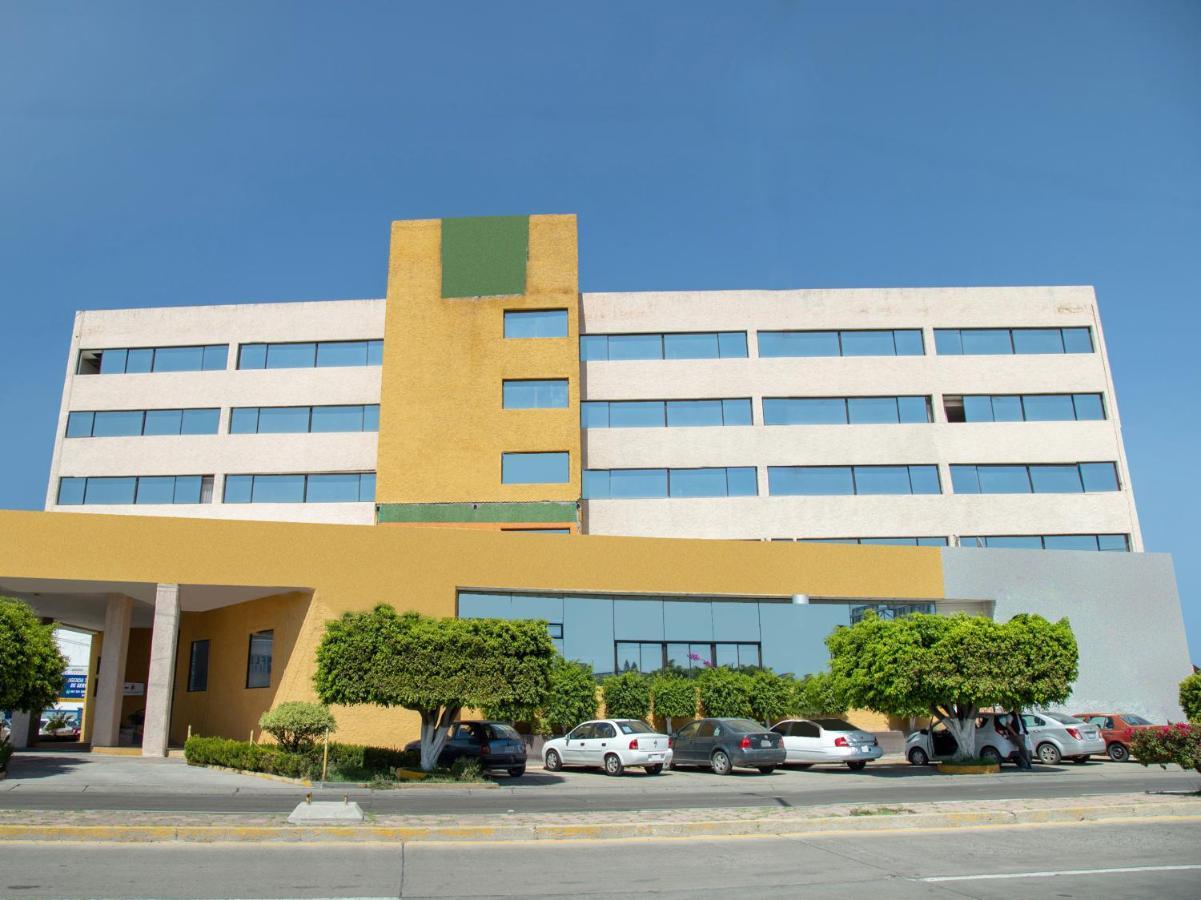 Capital O Hotel Casa Real Celaya Celaya  Bagian luar foto